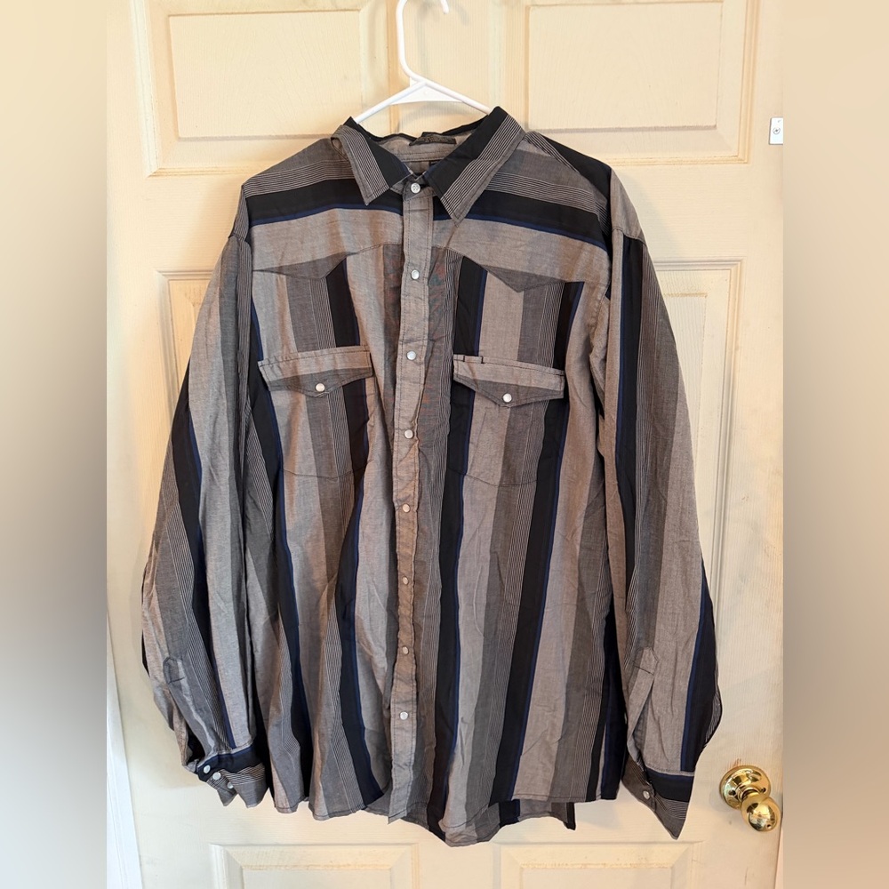 Mens Long Sleeve Button-Up Shirt in Gray and Navy Stripes